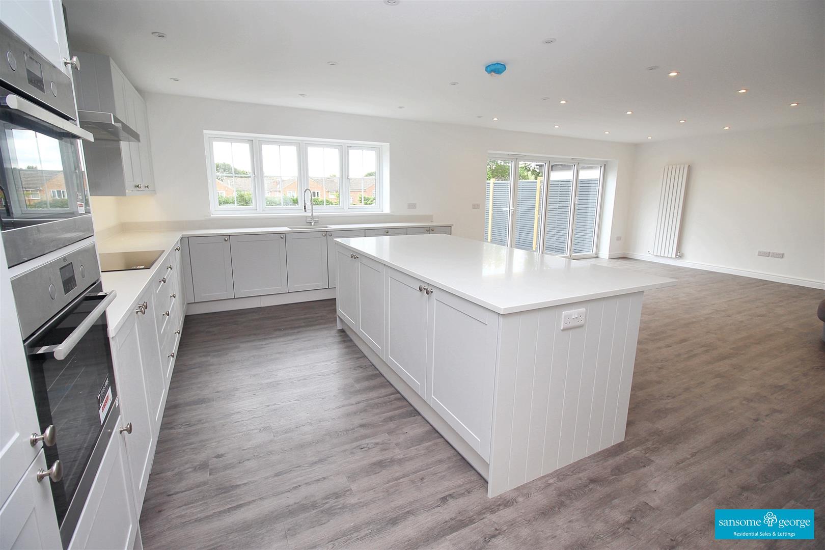 4 bed property in Long Lane, Reading
